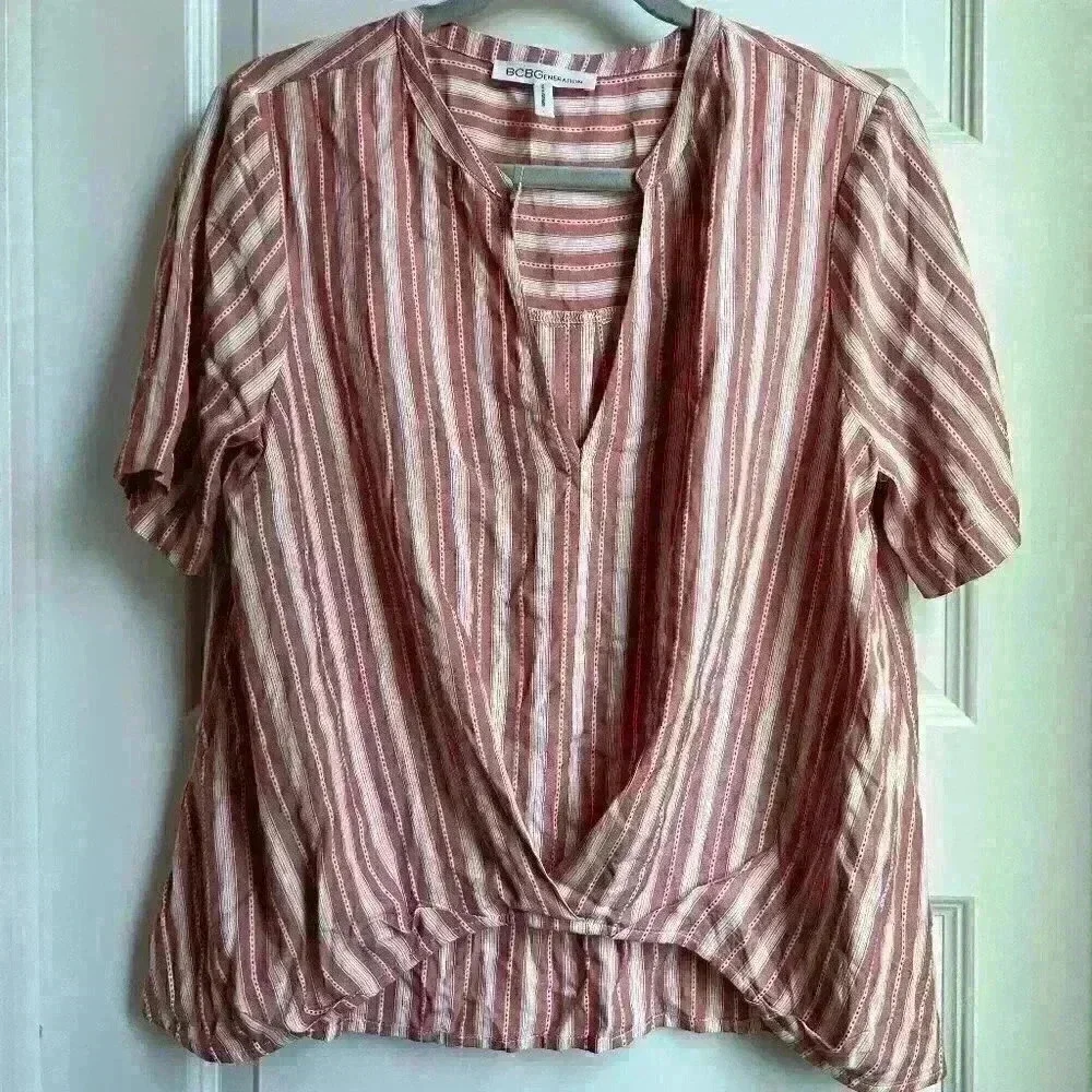 BCBGeneration Short Sleeve V-Neck Blouse NWT NEW Size L Large